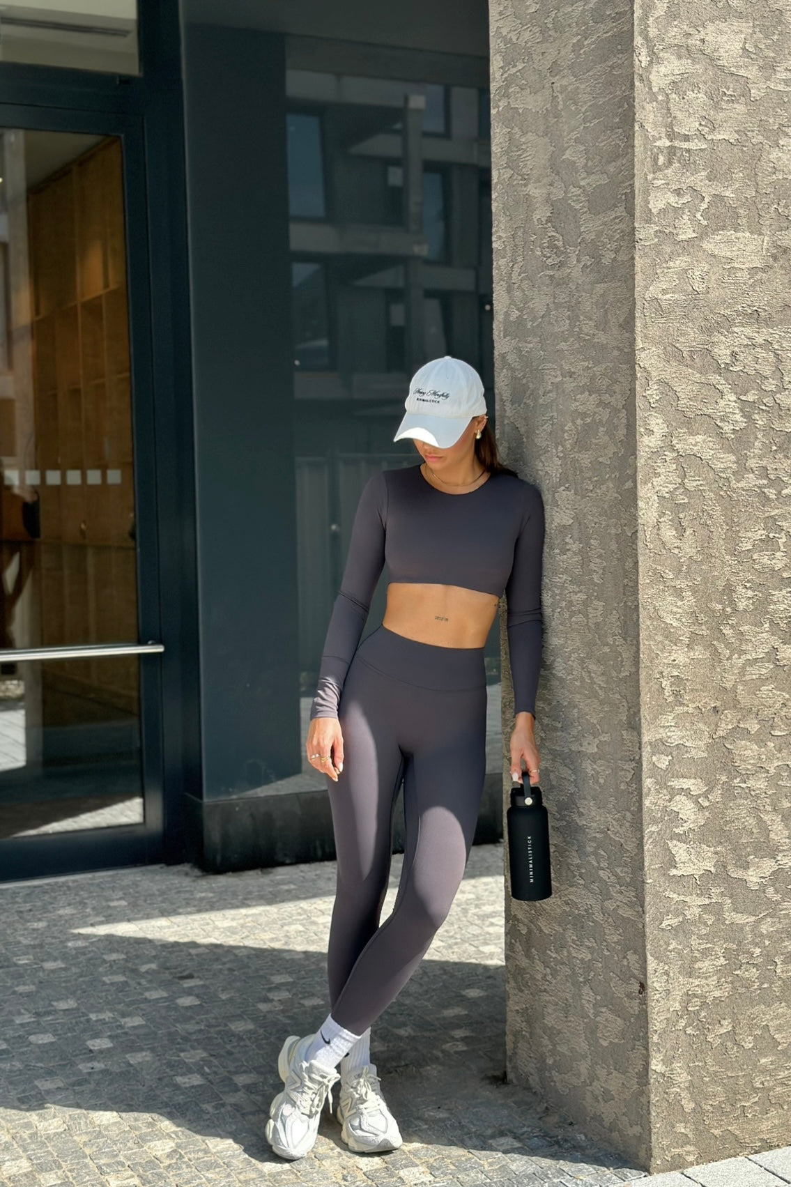 Long Sleeve Crop top s vnitřní podprsenkou STONE