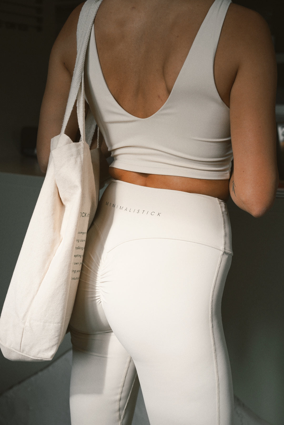 Sportovní podprsenka MINIMALISTICK CREAMY